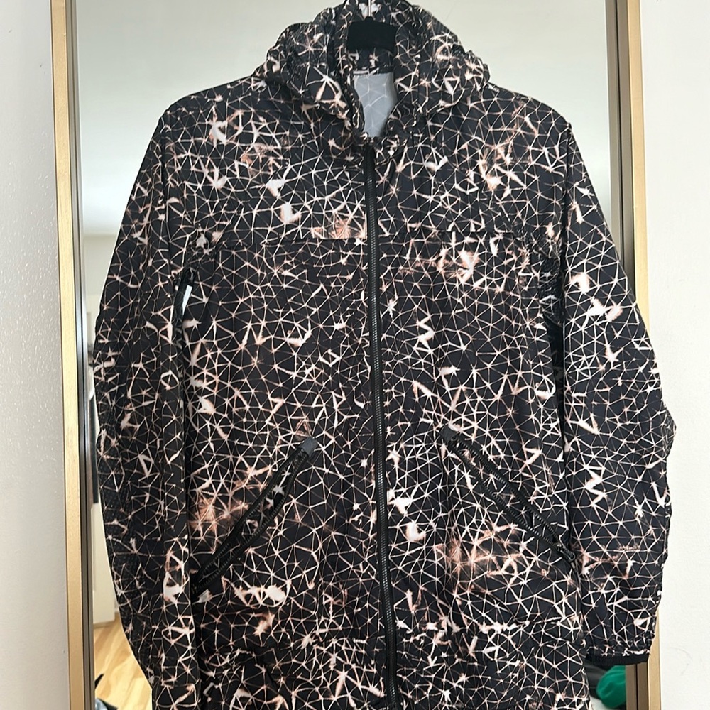 Lululemon lightweight running jacket size 2